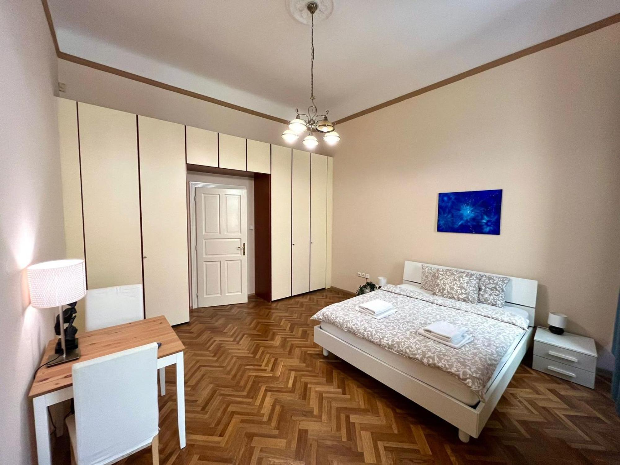 Charles Bridge Apartment Prag